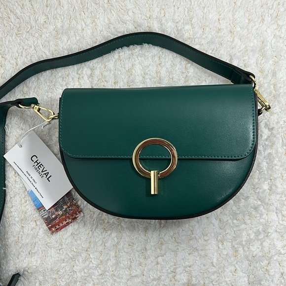 Elegant Green Leather Shoulder Bag - Picture 3 of 12